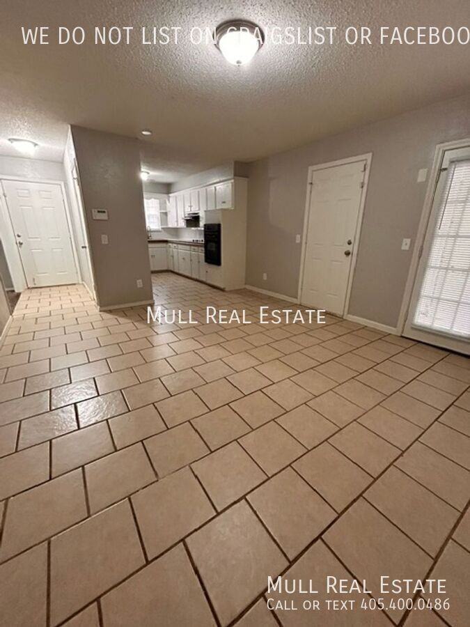 445 Nw 86th St - Photo 7 of 20