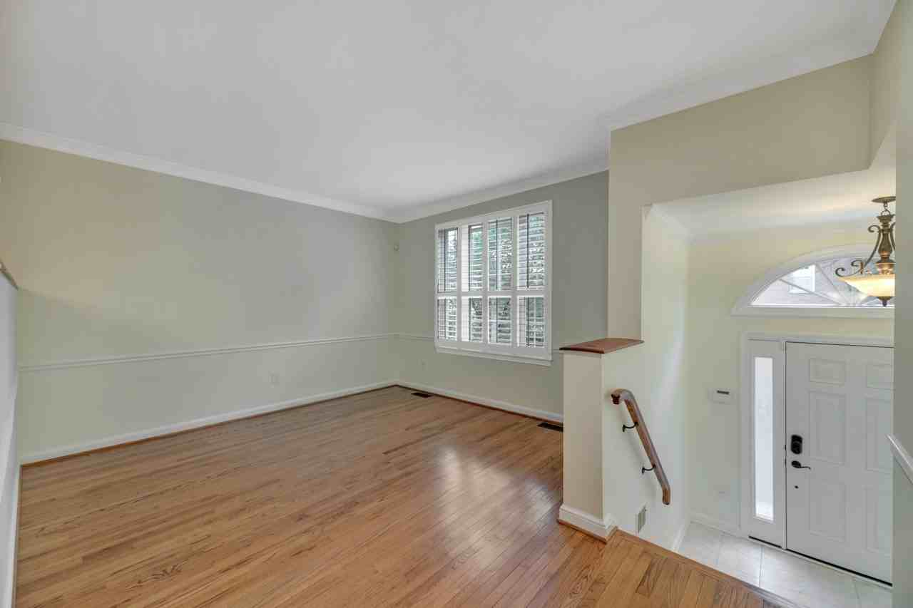 1427 Mclean Mews Ct - Photo 2 of 27