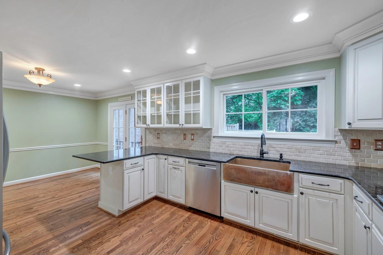 1427 Mclean Mews Ct - Photo 7 of 27