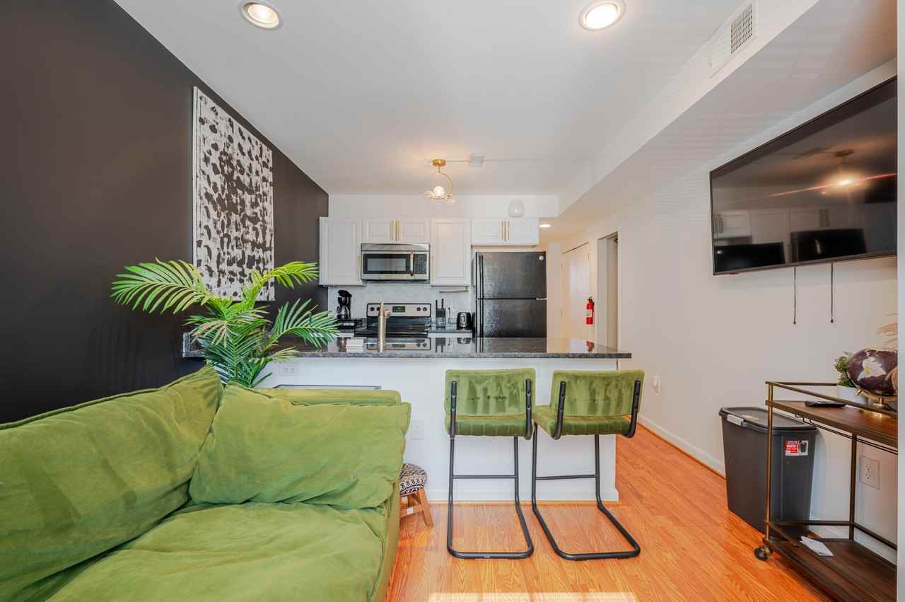 912 19th St Ne #A - Photo 2 of 18