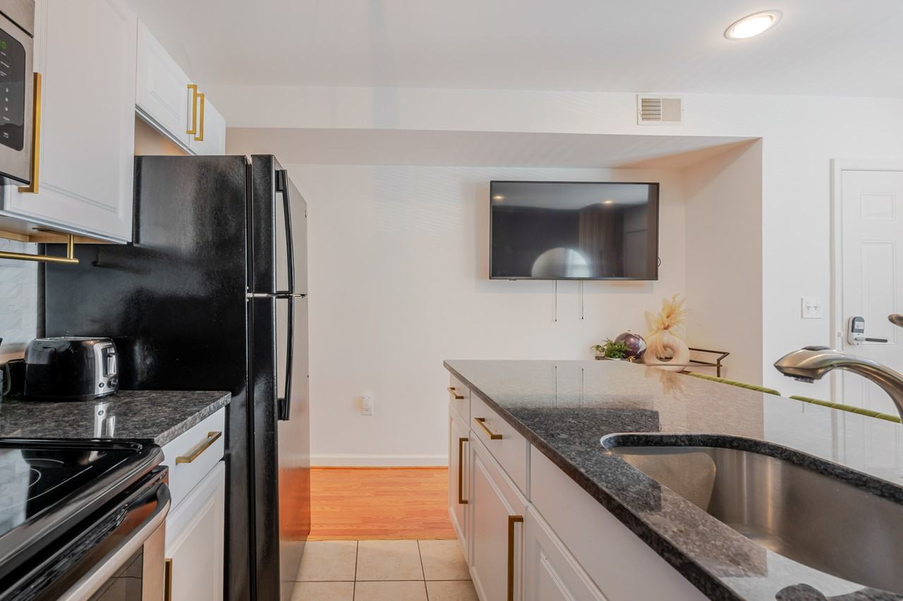 912 19th St Ne #A - Photo 6 of 18