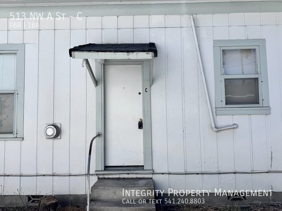 513 Nw A St #C - Photo 2 of 19