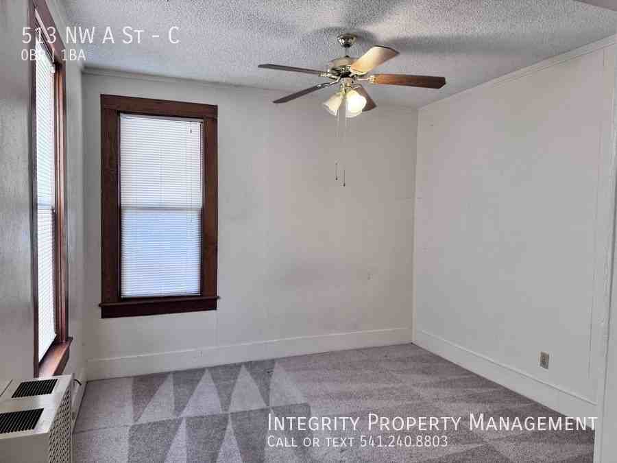 513 Nw A St #C - Photo 5 of 19