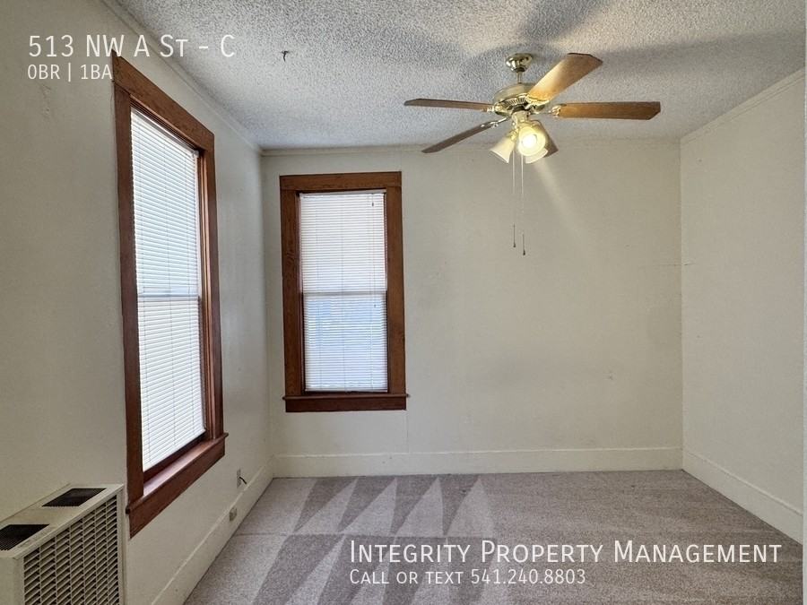 513 Nw A St #C - Photo 6 of 19