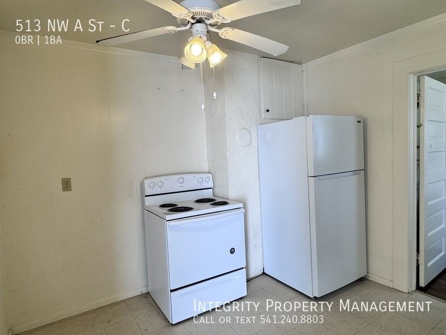 513 Nw A St #C - Photo 7 of 19
