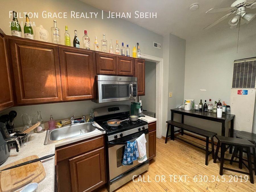 2136 N Bissell St #3 - Photo 6 of 16