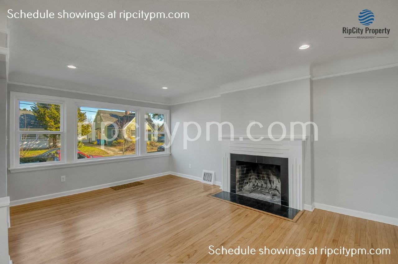 2521 Se 64th Ave - Photo 4 of 32