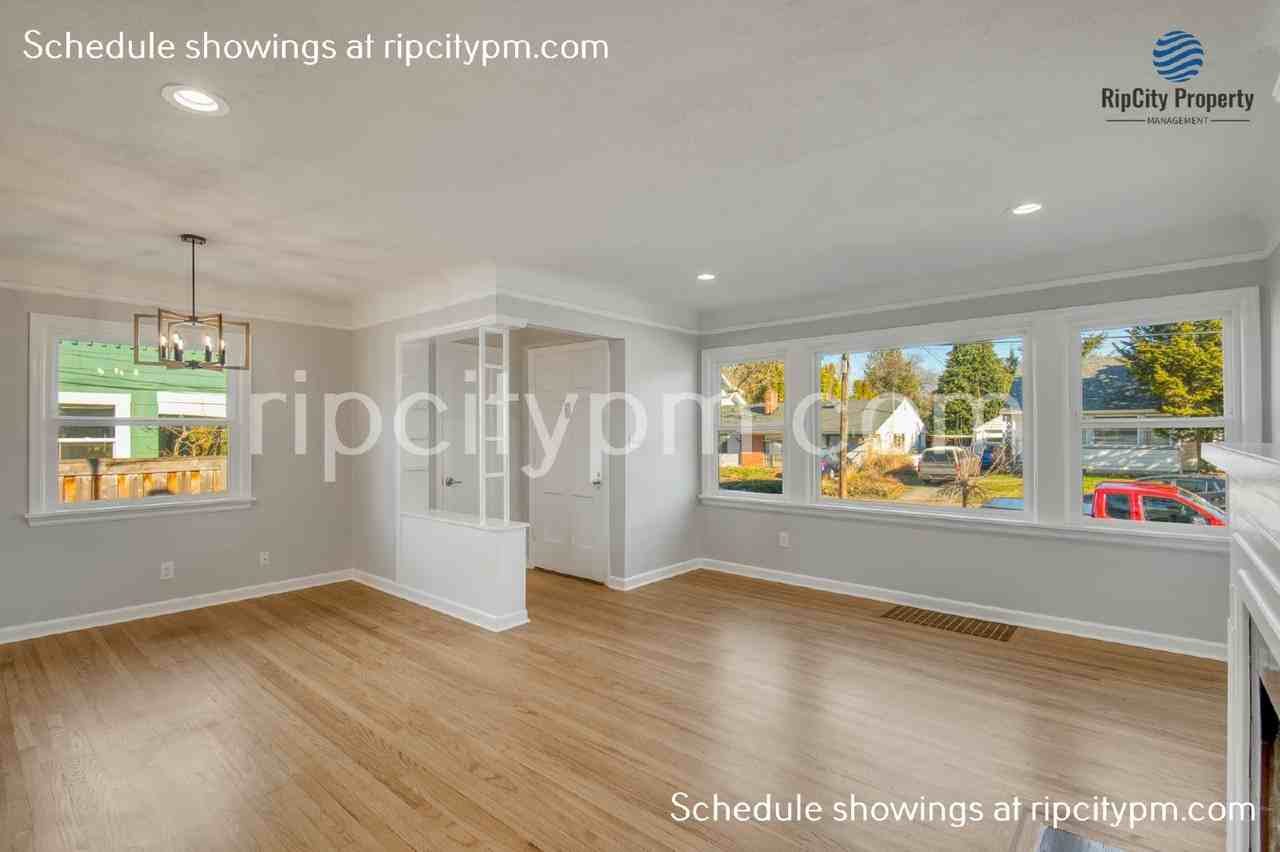 2521 Se 64th Ave - Photo 5 of 32