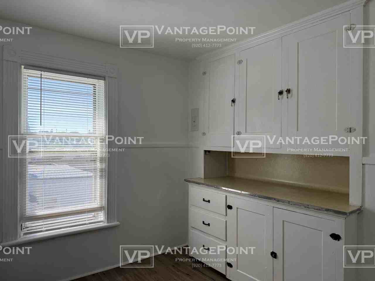 520 1st St Uppr - Photo 6 of 17