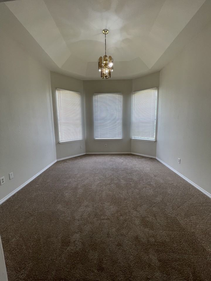 1305 James Cir #1 - Photo 4 of 14