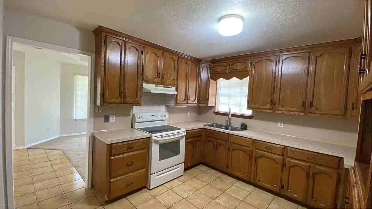 1305 James Cir #1 - Photo 6 of 14