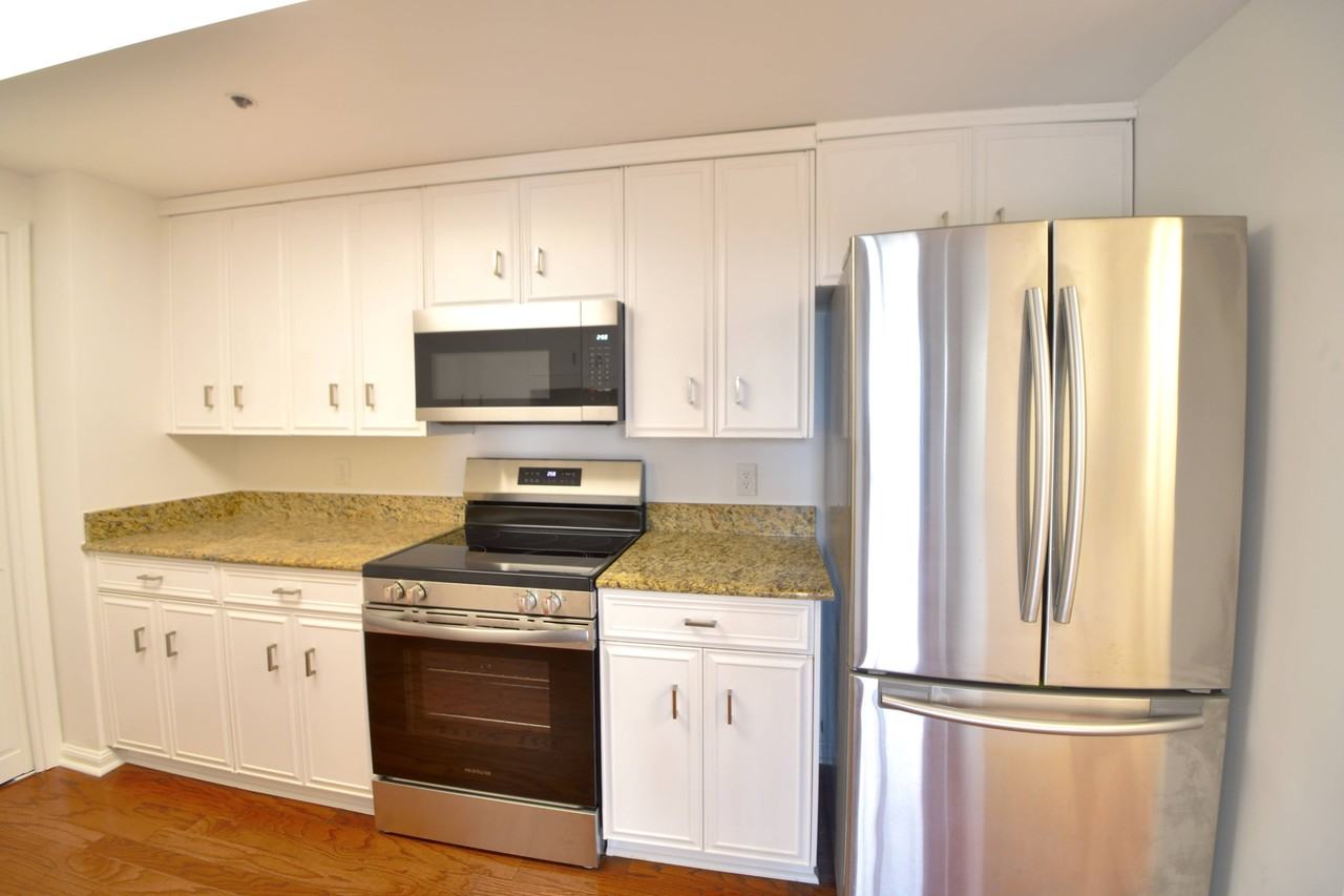 2121 S Yorktown Ave #602 - Photo 4 of 50