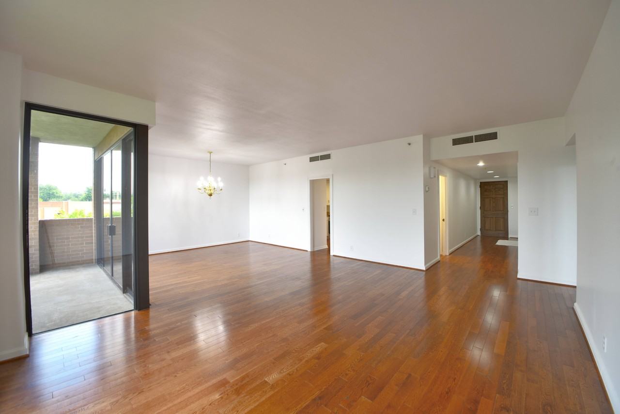 2121 S Yorktown Ave #602 - Photo 7 of 50