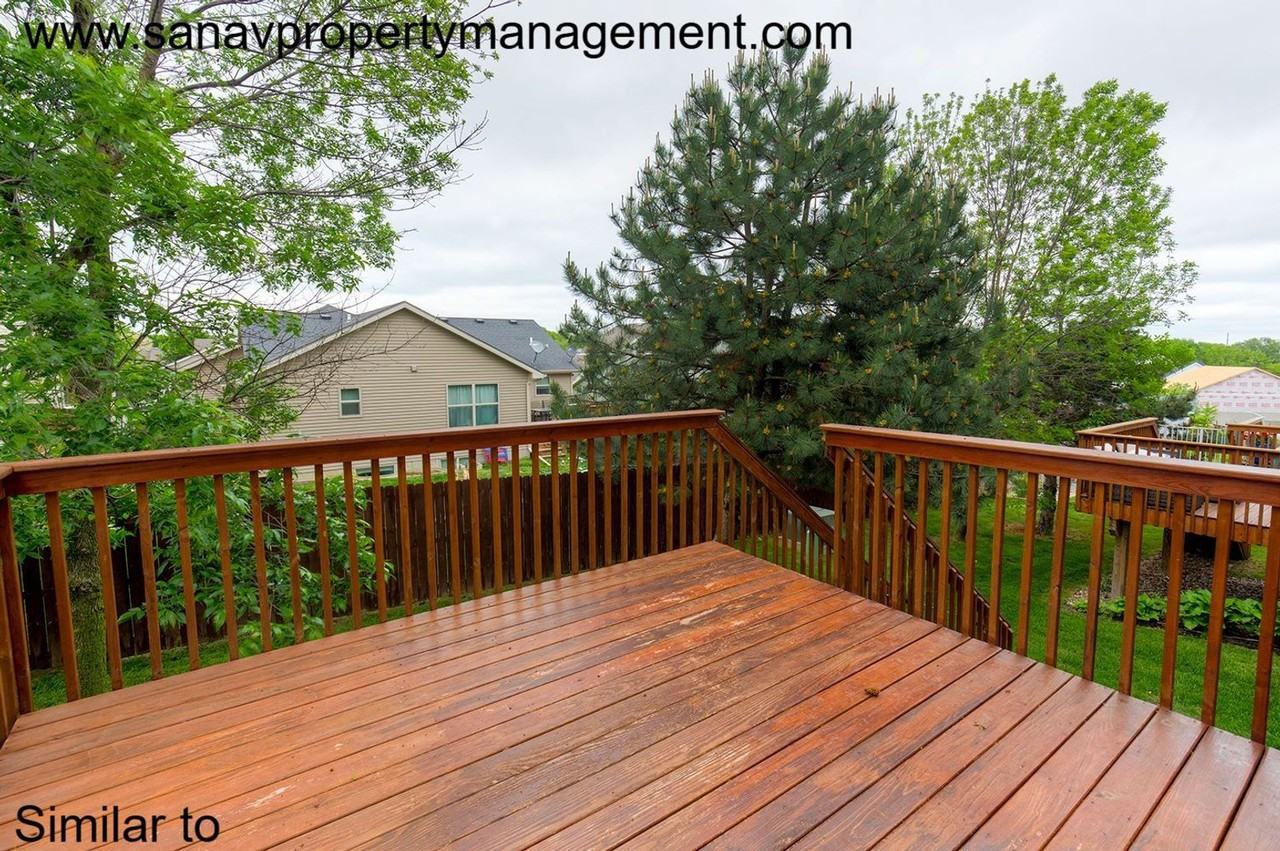 303 Marie Ave - Photo 7 of 33