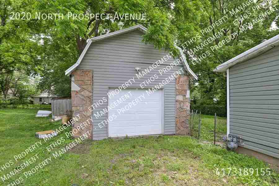 2020 N Prospect Ave - Photo 2 of 15