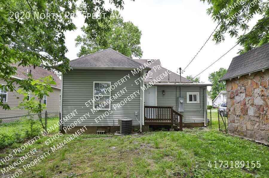 2020 N Prospect Ave - Photo 4 of 15