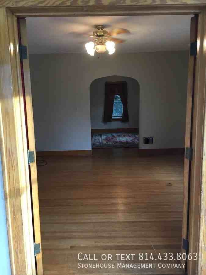 1302 W 25th St - Photo 3 of 34