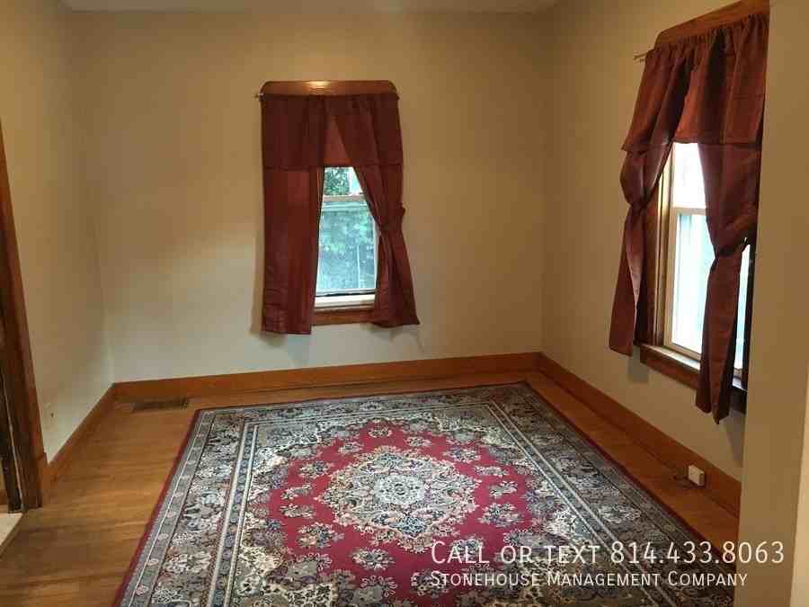 1302 W 25th St - Photo 4 of 34