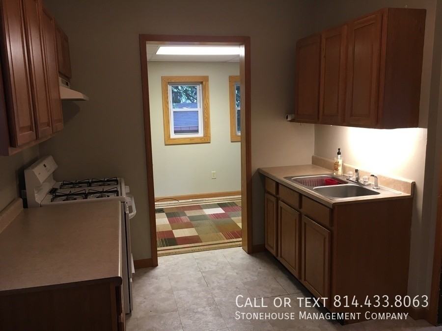 1302 W 25th St - Photo 6 of 34