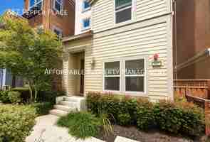 featured image of 887 Pepper Pl
