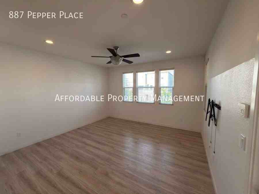 887 Pepper Pl - Photo 6 of 20