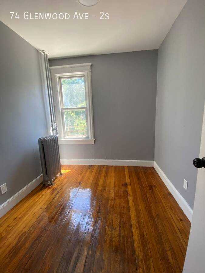 74 Glenwood Ave #2S - Photo 5 of 9