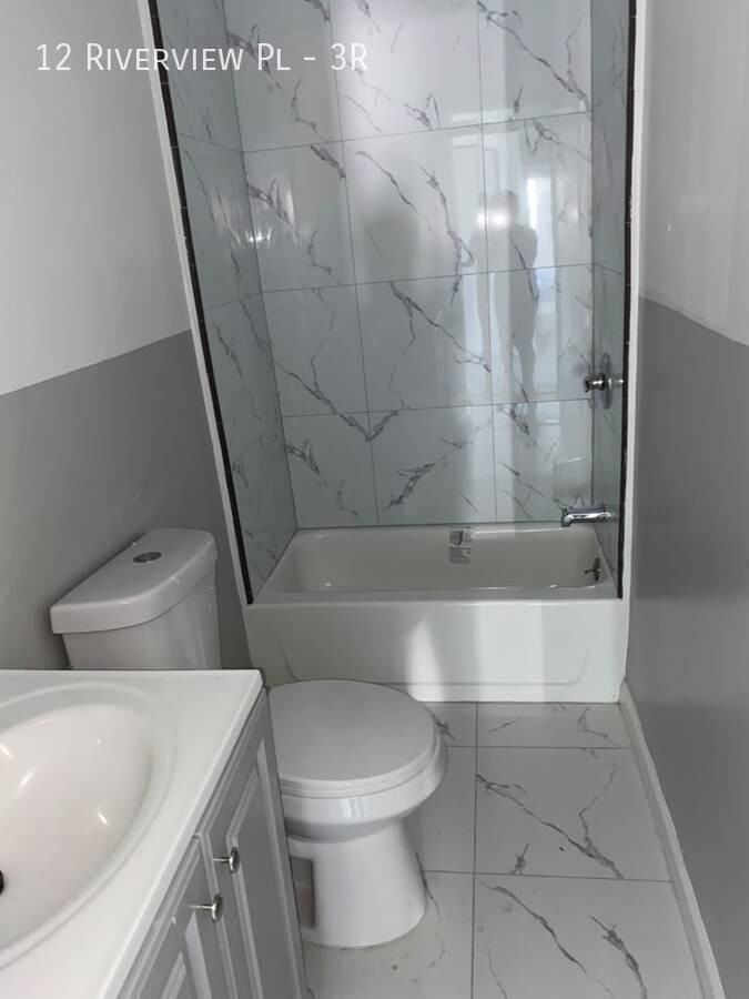 12 Riverview Pl #3R - Photo 2 of 6