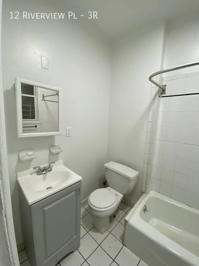 12 Riverview Pl #3R - Photo 3 of 6