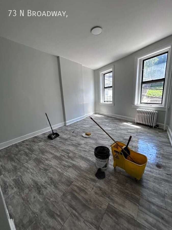 73 N Broadway