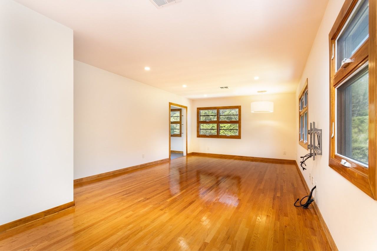 3515 Beethoven St - Photo 2 of 12