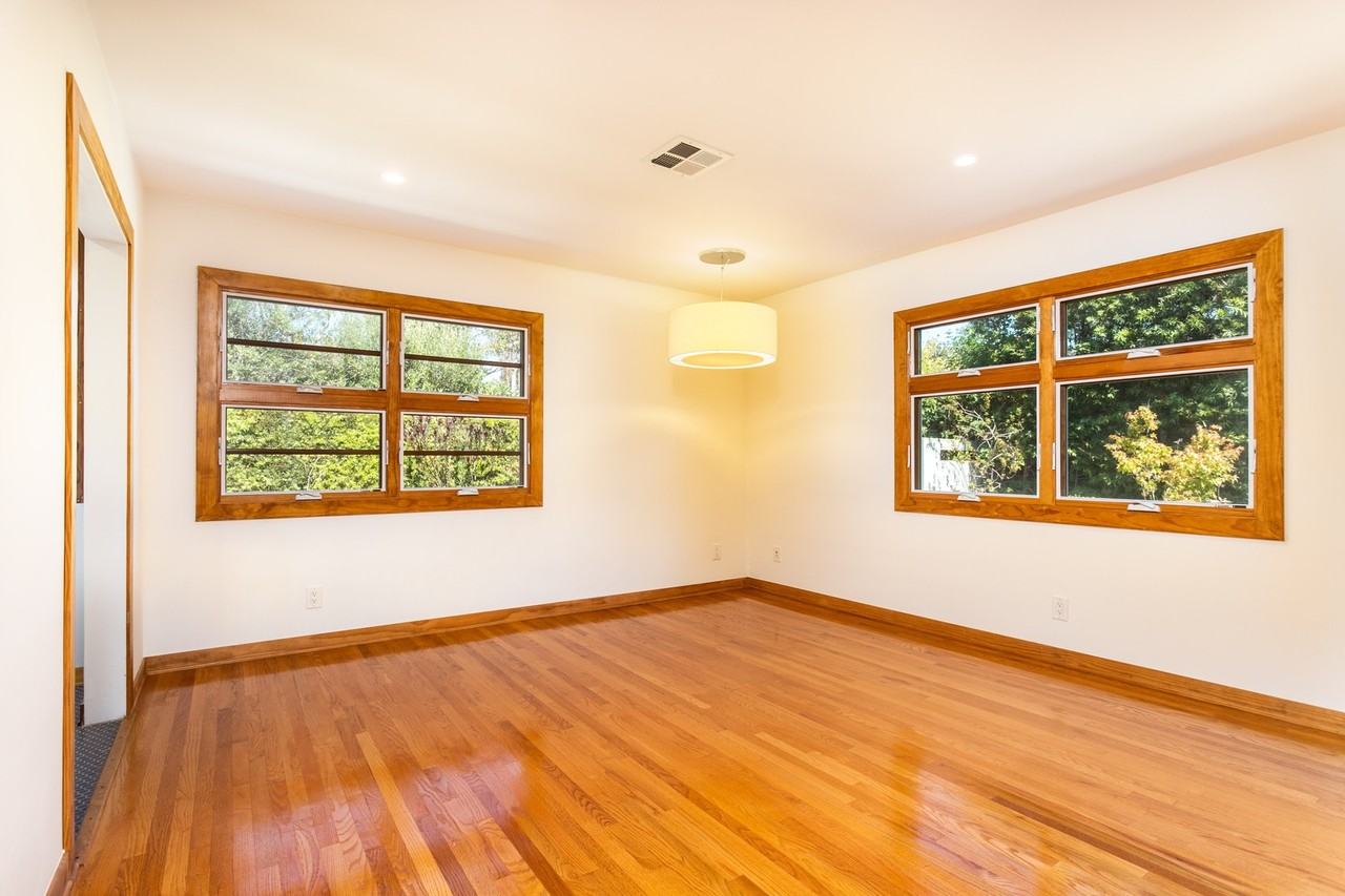 3515 Beethoven St - Photo 7 of 12