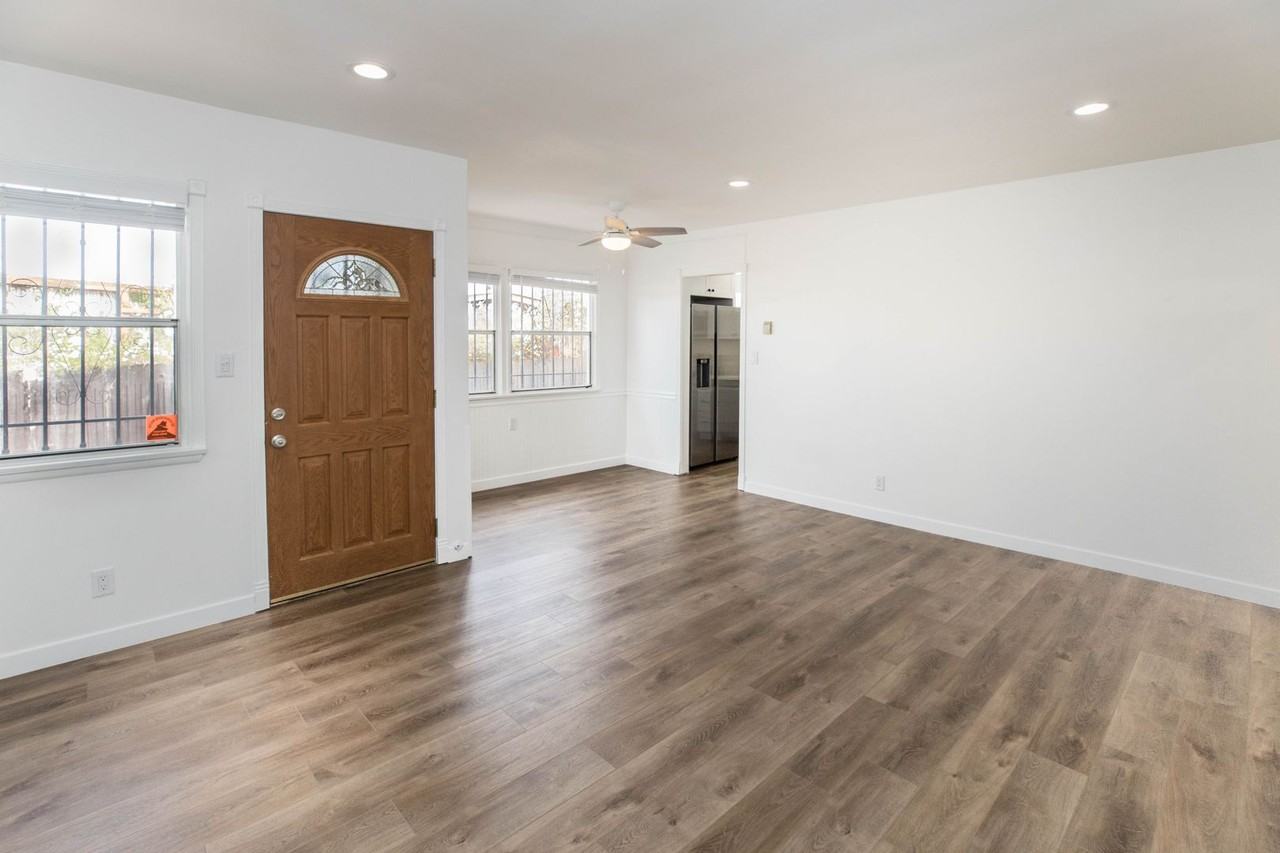 740 Flower Ave #742 - Photo 2 of 22