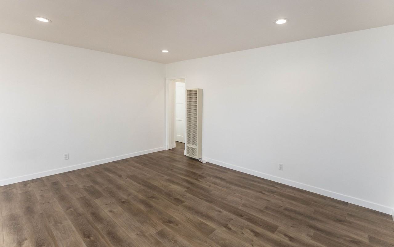 740 Flower Ave #742 - Photo 4 of 22