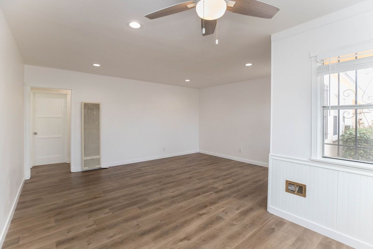 740 Flower Ave #742 - Photo 5 of 22