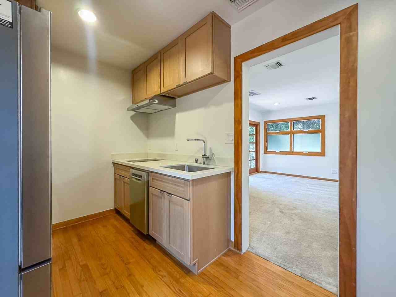 3517 Beethoven St - Photo 4 of 13