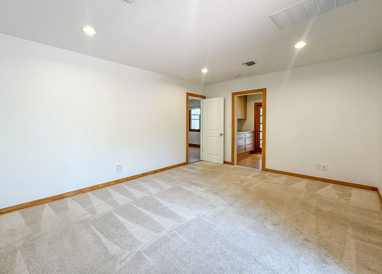 3517 Beethoven St - Photo 6 of 13