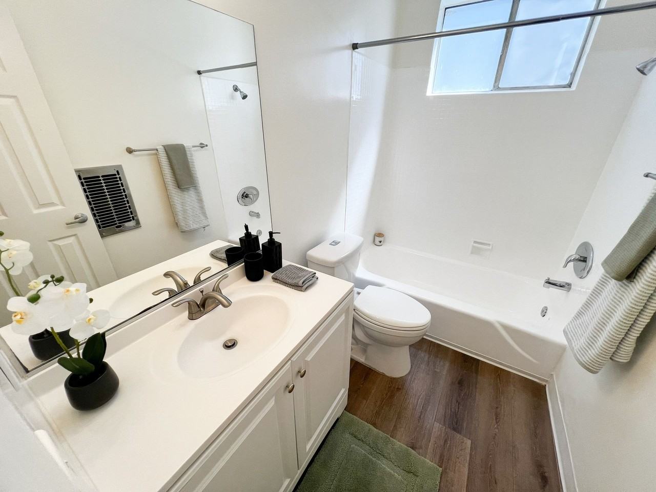 Corteen Apartments - Photo 6 of 31