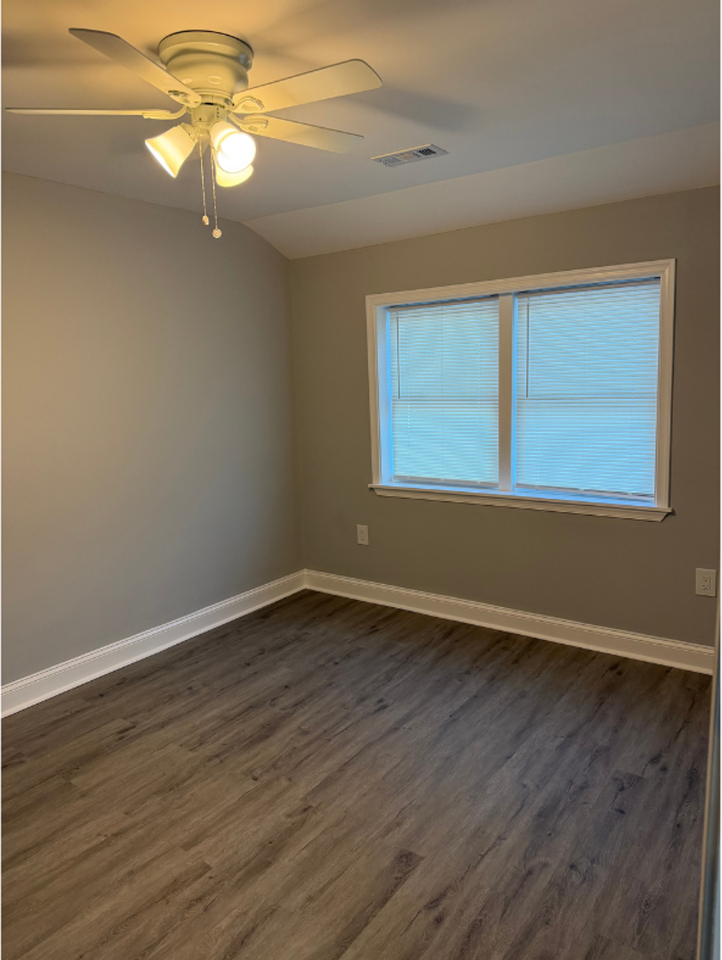 1271 Limit Ave - Photo 5 of 34