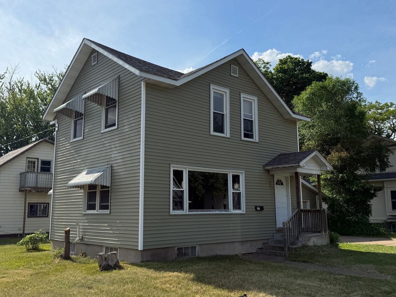 1219 8th St E - Photo 2 of 11