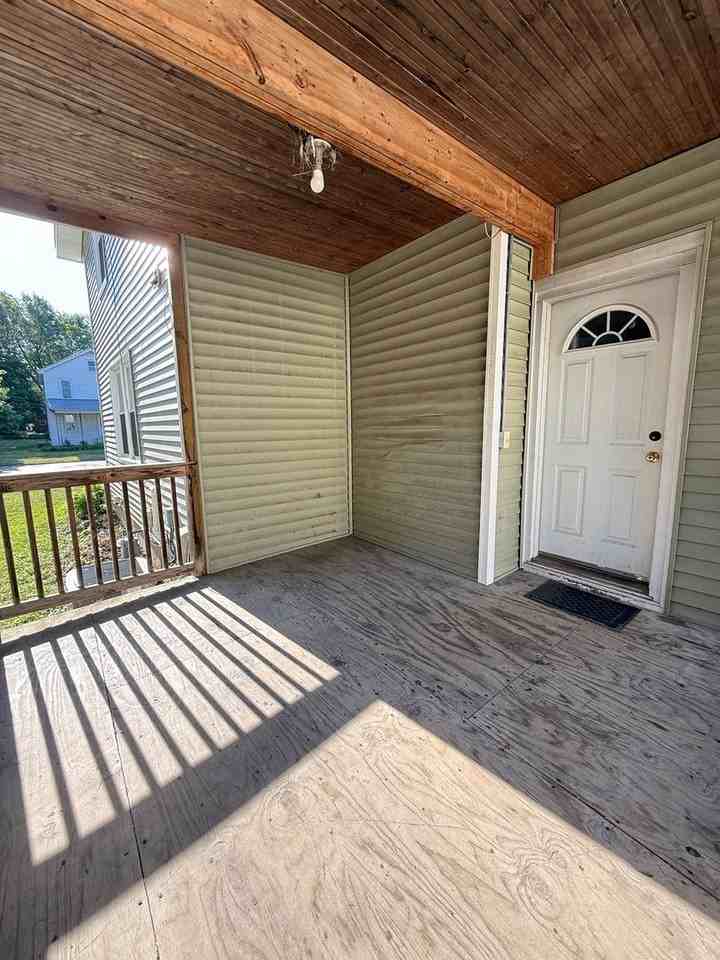 1219 8th St E - Photo 3 of 11
