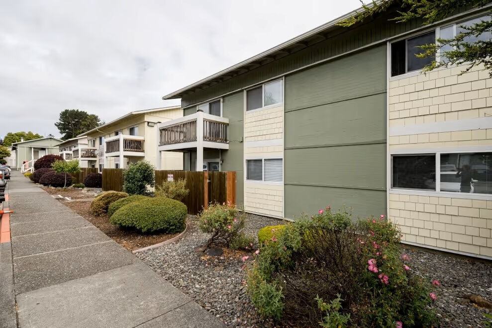 Woodridge - Photo 2 of 18