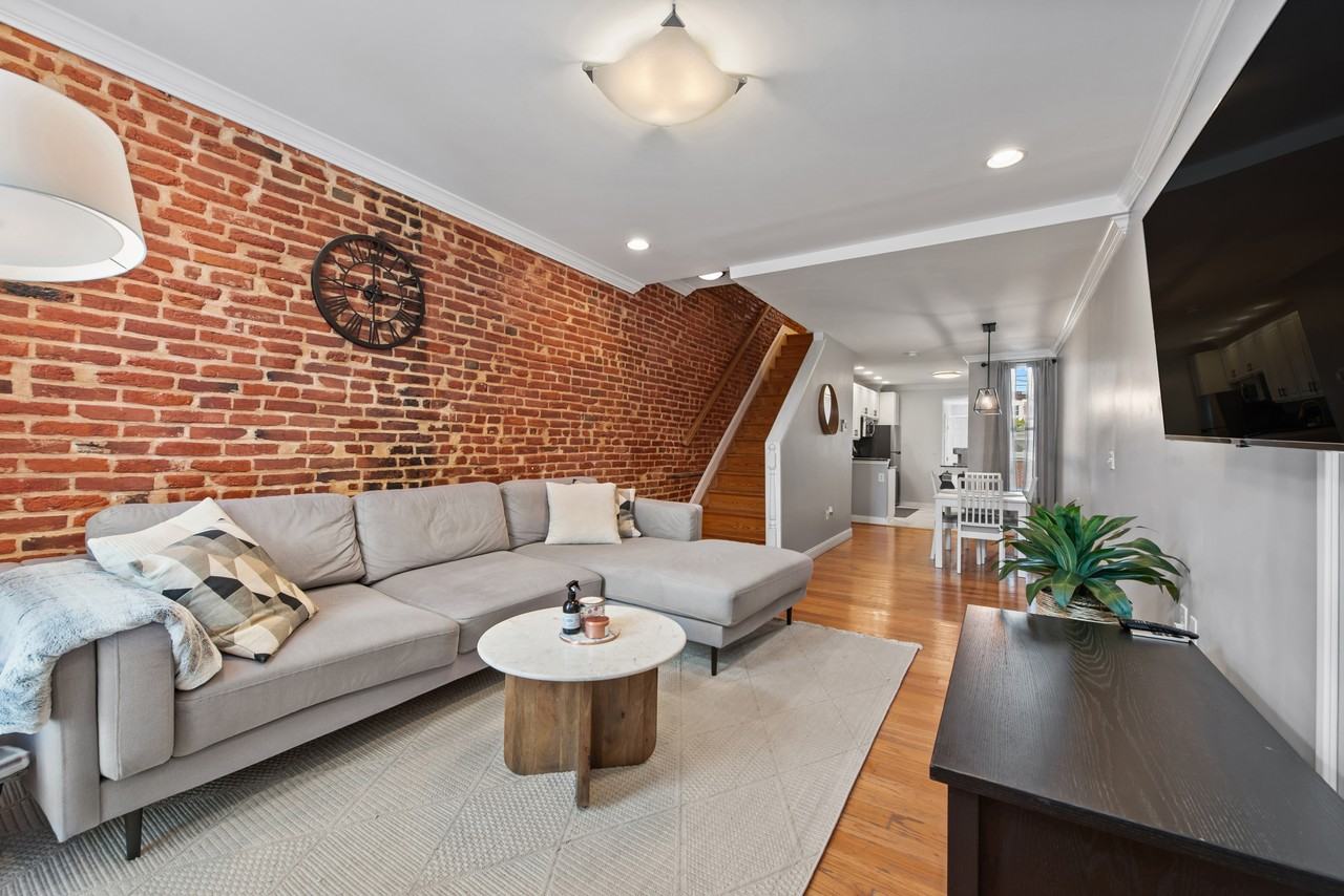 8 E Randall St - Photo 2 of 24