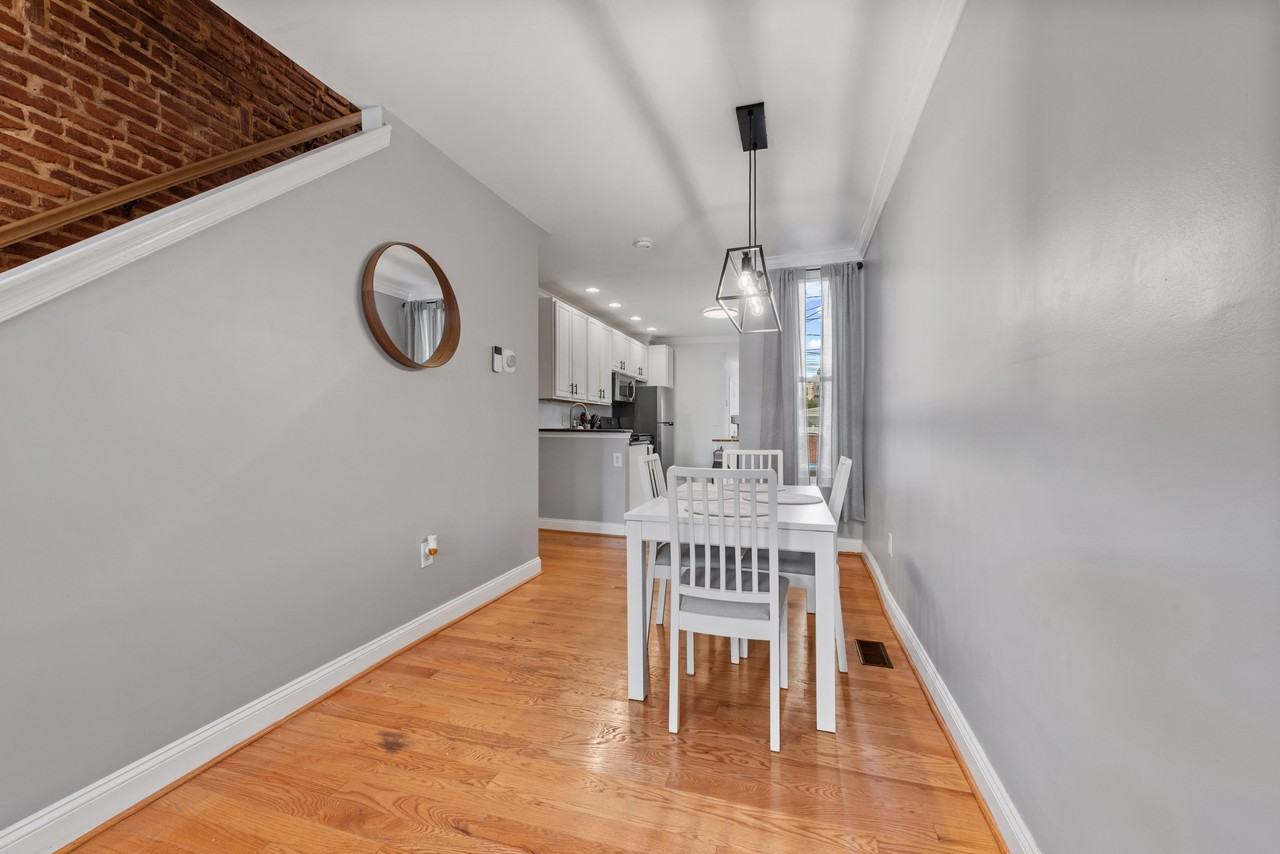 8 E Randall St - Photo 5 of 24
