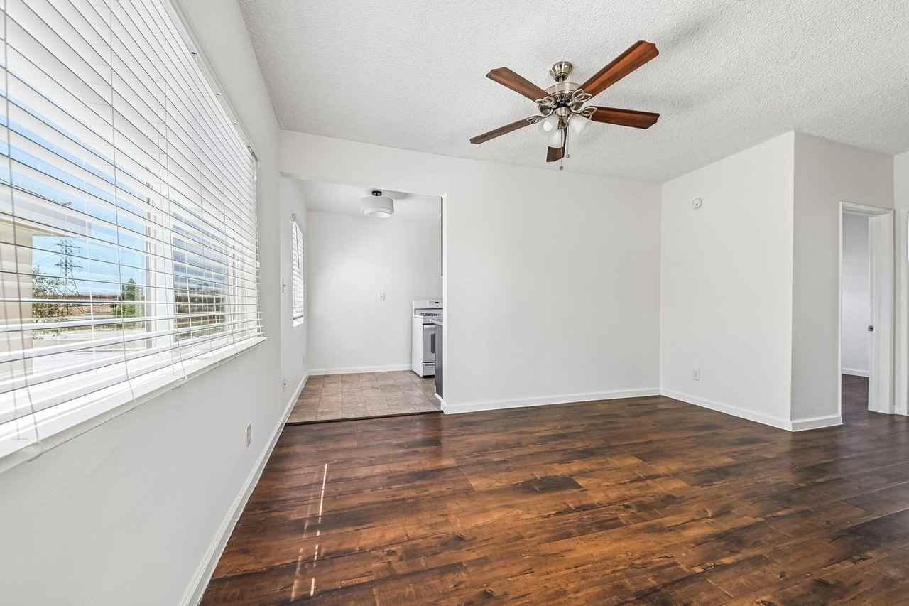 1731 W 120th St #08 - Photo 2 of 17