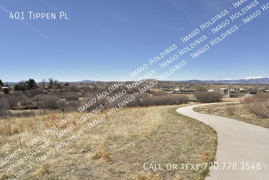 401 Tippen Pl - Photo 3 of 50