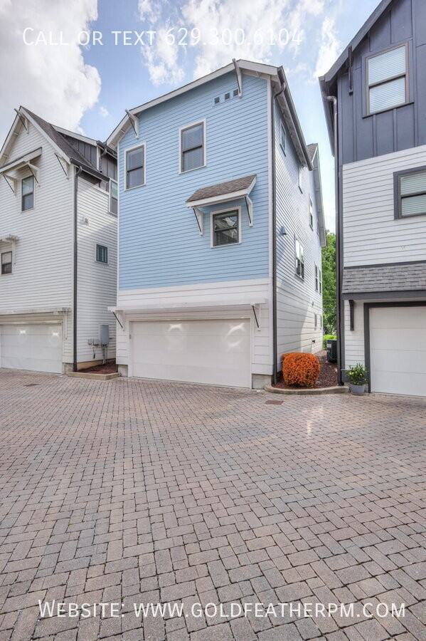 330 54th Ave N - Photo 3 of 40