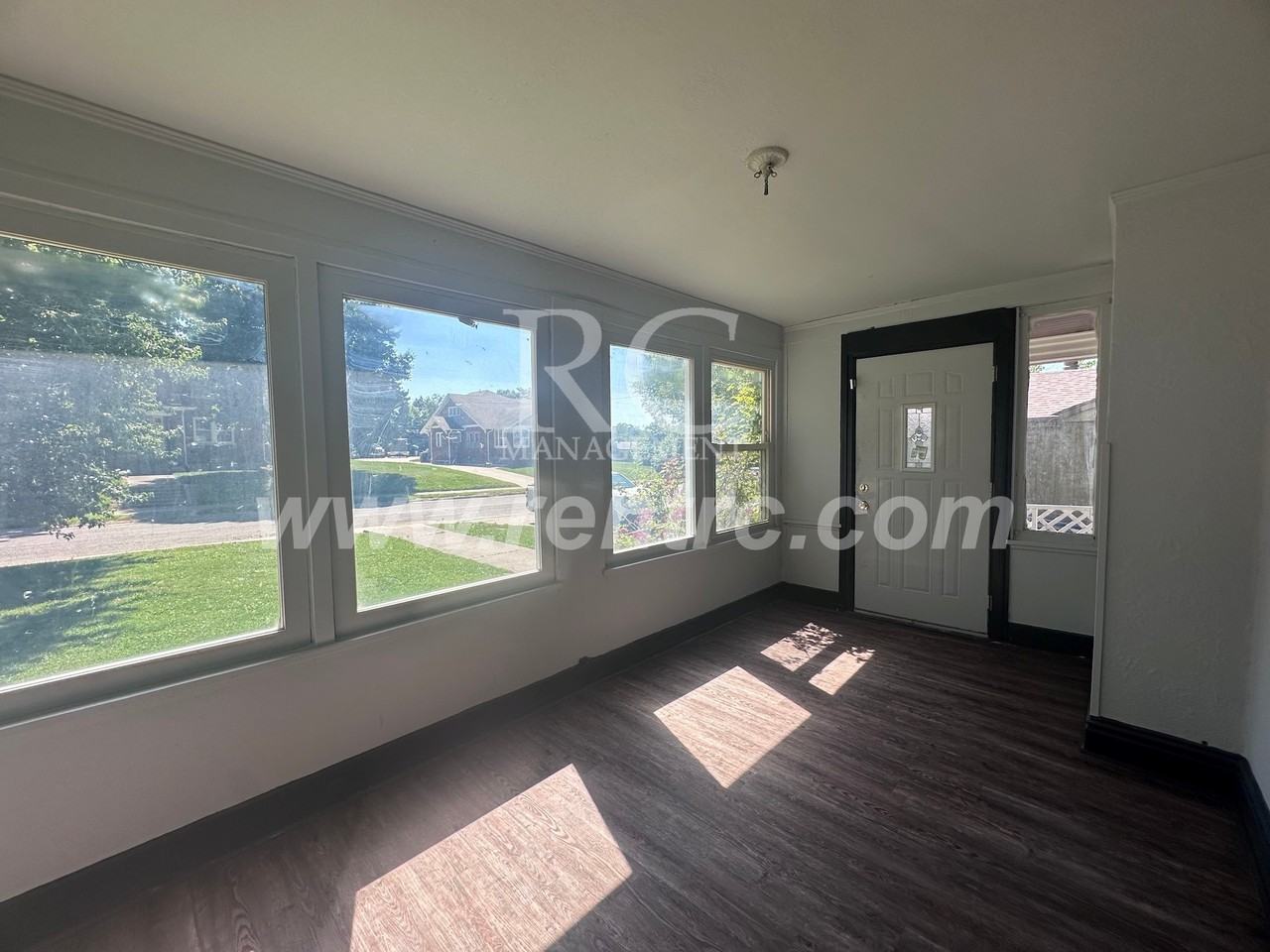 1434 N Walnut St - Photo 7 of 16