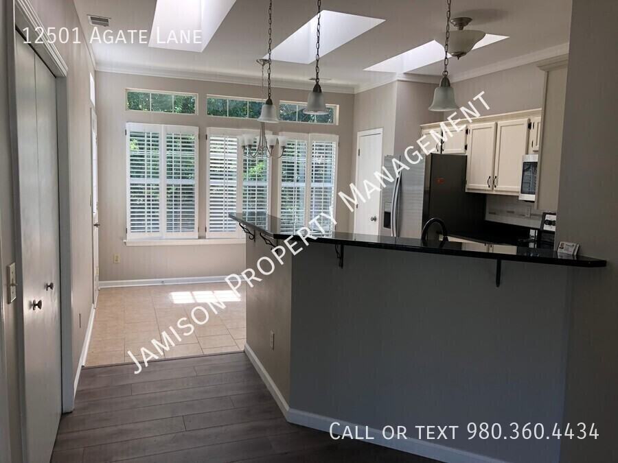 12501 Agate Ln - Photo 2 of 13