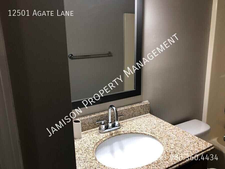 12501 Agate Ln - Photo 7 of 13