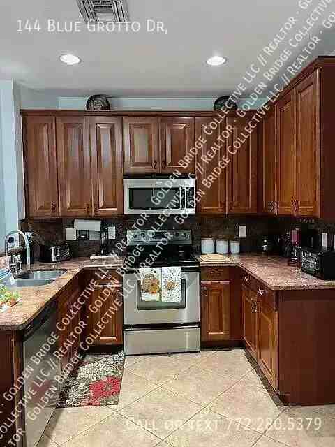 144 Blue Grotto Dr - Photo 3 of 10